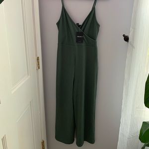 NWT Forever 21, Size S olive green vneck jumpsuit